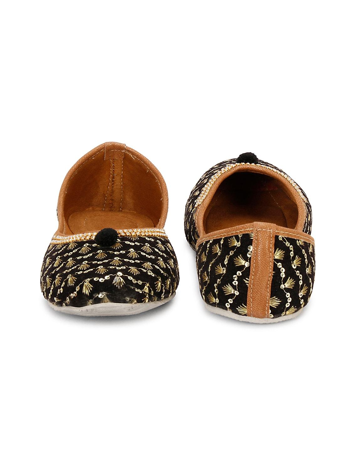 women embroidered jutis - 19436589 - Standard Image - 4