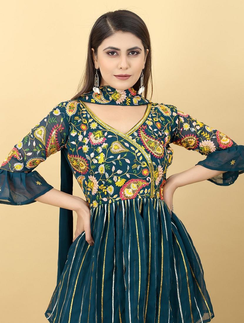 embroidered top bottom set - 19454951 - Standard Image - 4