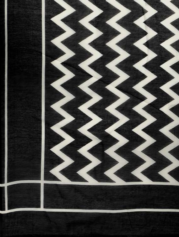 women's printed maroon colored saree with blouse - 19473321 -  Standard Image - 4