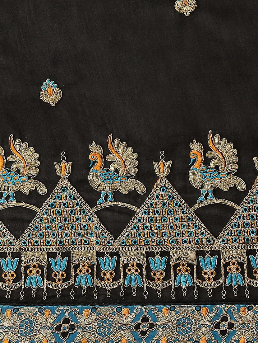 women's embroidered saree with blouse - 19473386 - Standard Image - 4