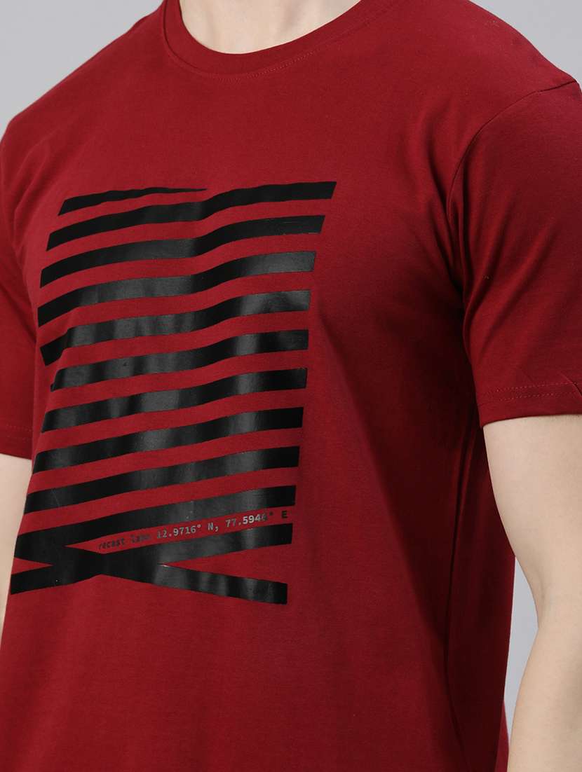 maroon chest printed t-shirt - 19484140 -  Standard Image - 4