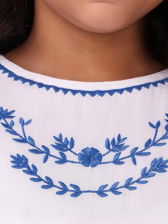 girls round neck top - 19488914 - Standard Image - 4