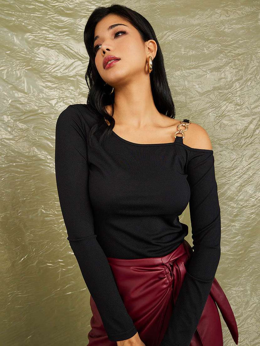 asymmetric neck ribbed fitted knit top with chain strap detail