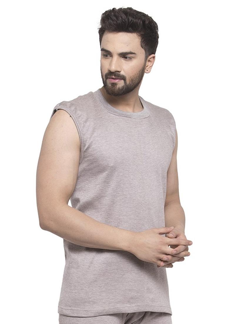 men round neck solid t-shirt - 19495102 - Standard Image - 1