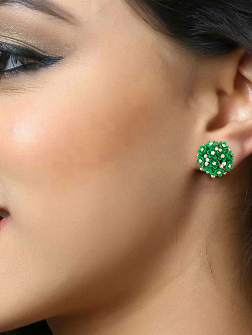 green brass studs earring - 19495428 -  Standard Image - 1