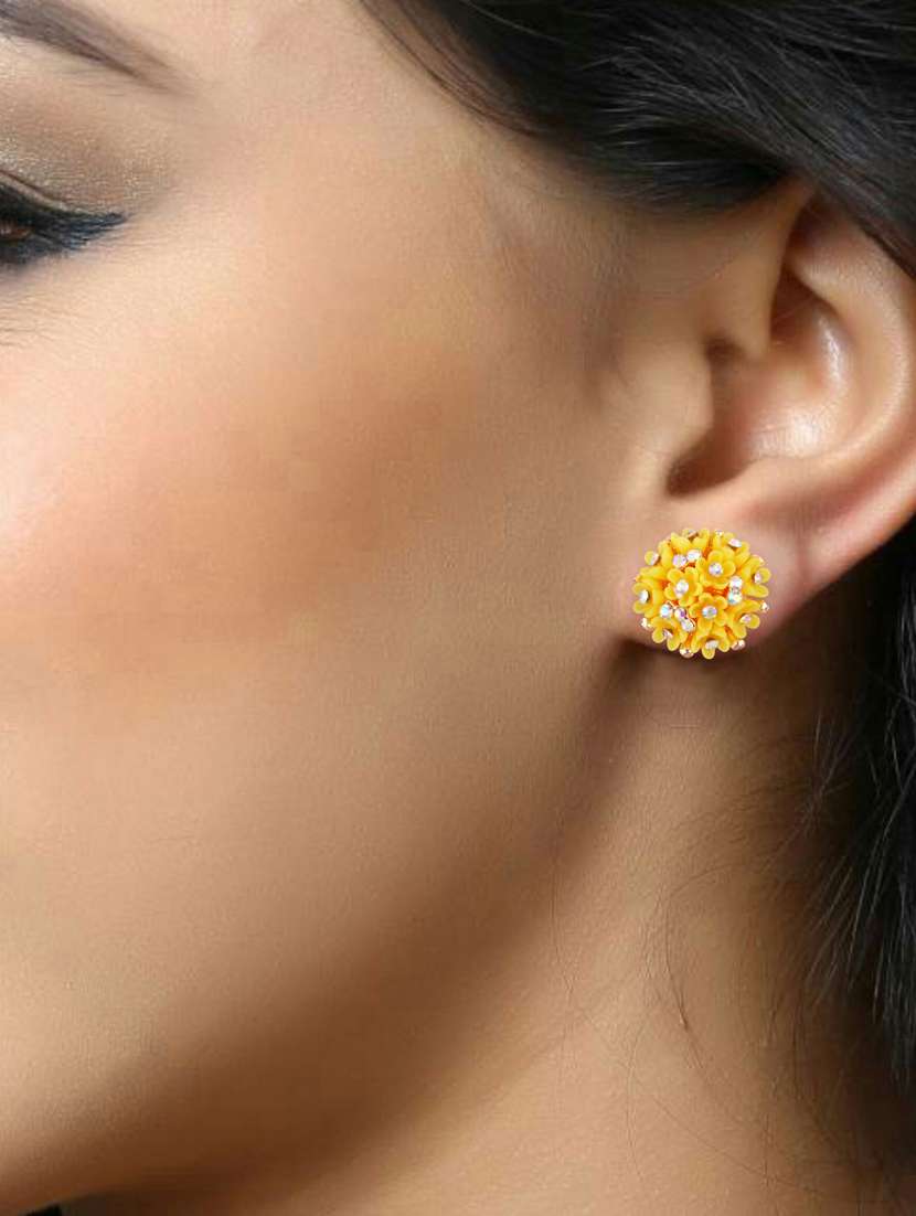 yellow brass studs earring - 19495430 -  Standard Image - 1
