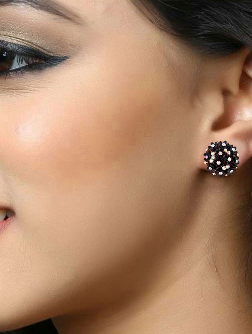 black brass studs earring - 19495432 -  Standard Image - 1