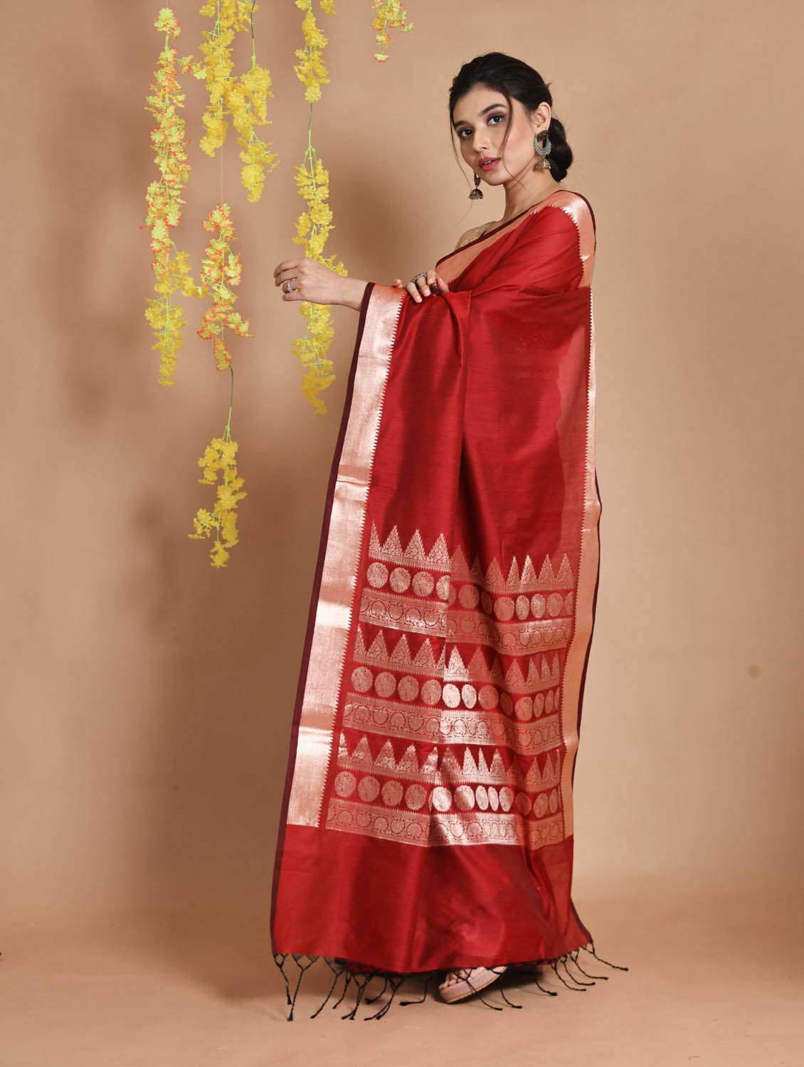 red self design woven saree with blouse - 19498354 -  Standard Image - 1