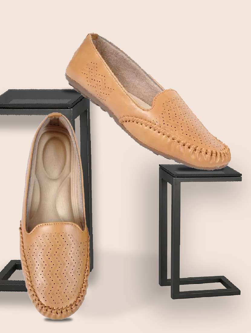women slip on ballerina