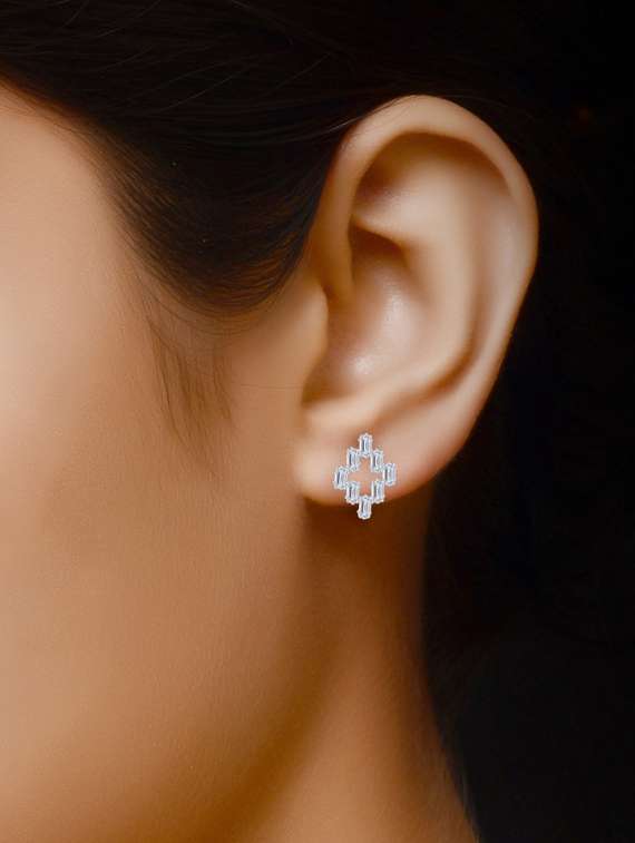 silver brass studs earring - 19520488 -  Standard Image - 1