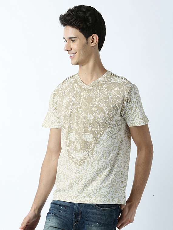 men v neck printed regular t-shirt - 19581700 -  Standard Image - 1