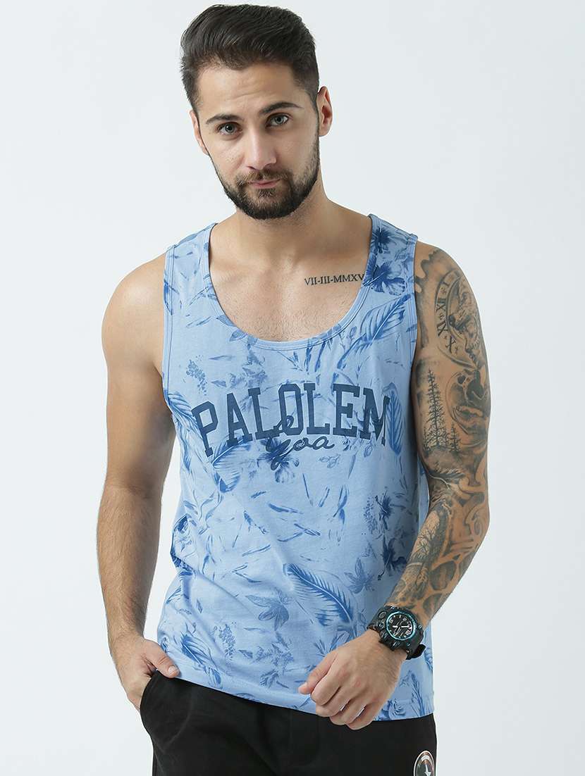 men light blue regular fit printed vest