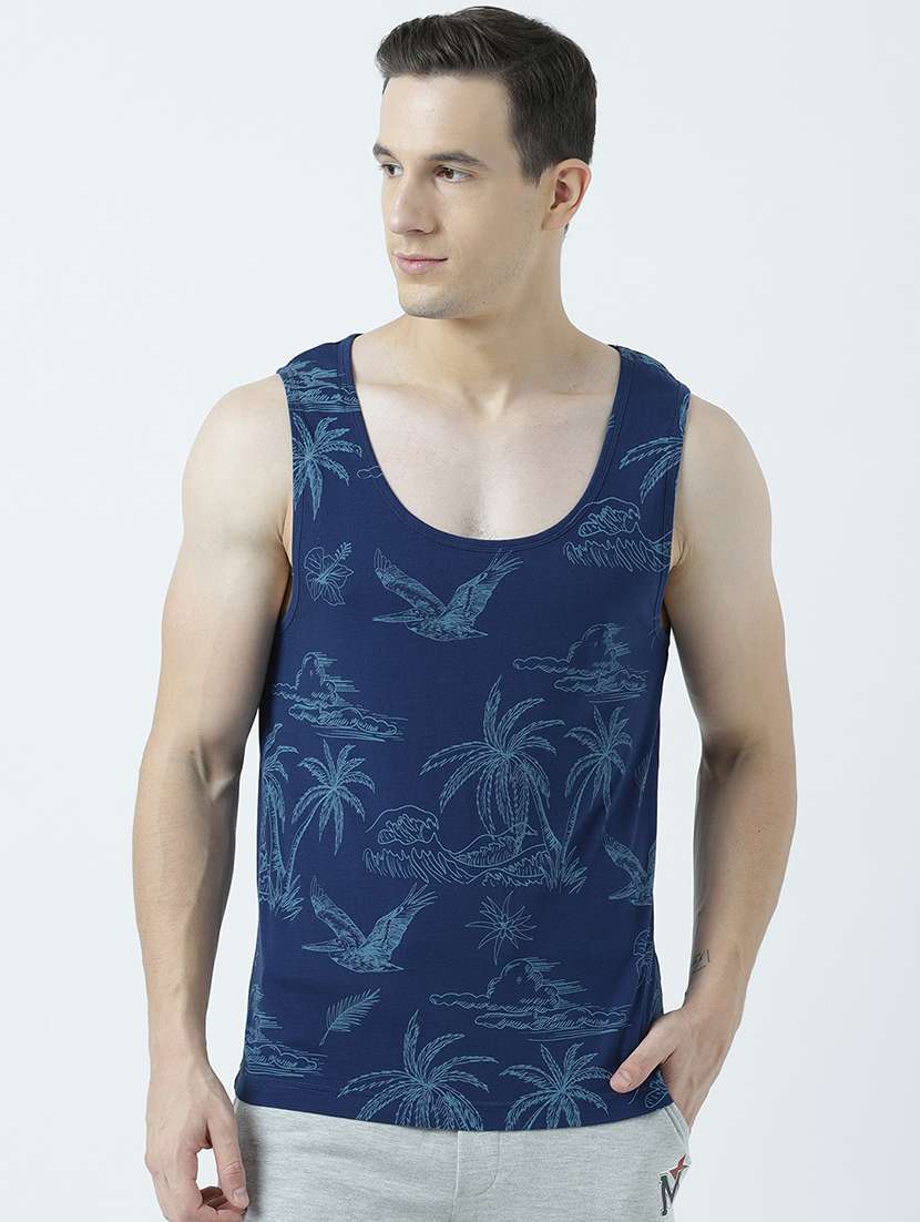 men scoop neck printed vest