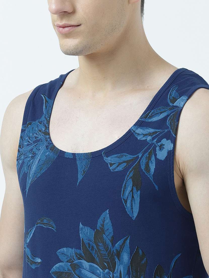 men printed sleeveless vest - 19582172 -  Standard Image - 4