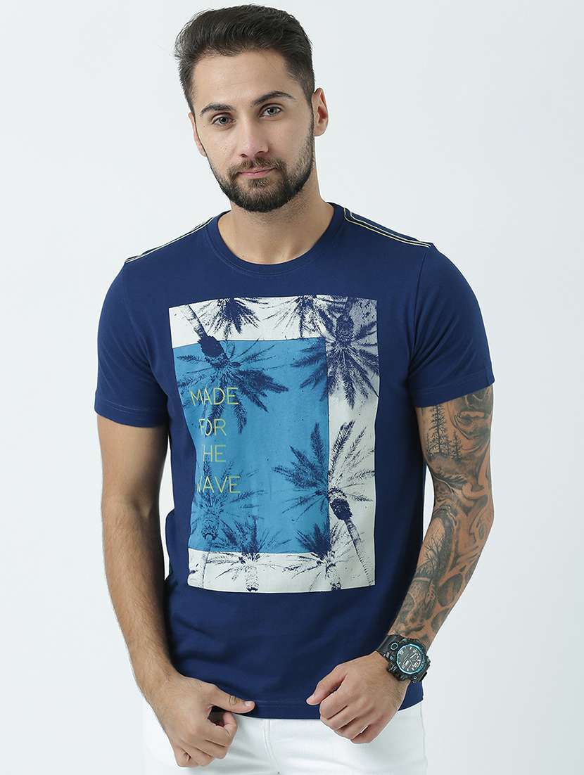 men scoop neck front print t-shirt