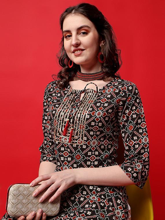 key hole neck straight kurta - 19595639 - Standard Image - 4