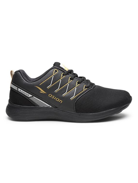 men lace up sports shoes - 19607973 - Standard Image - 1