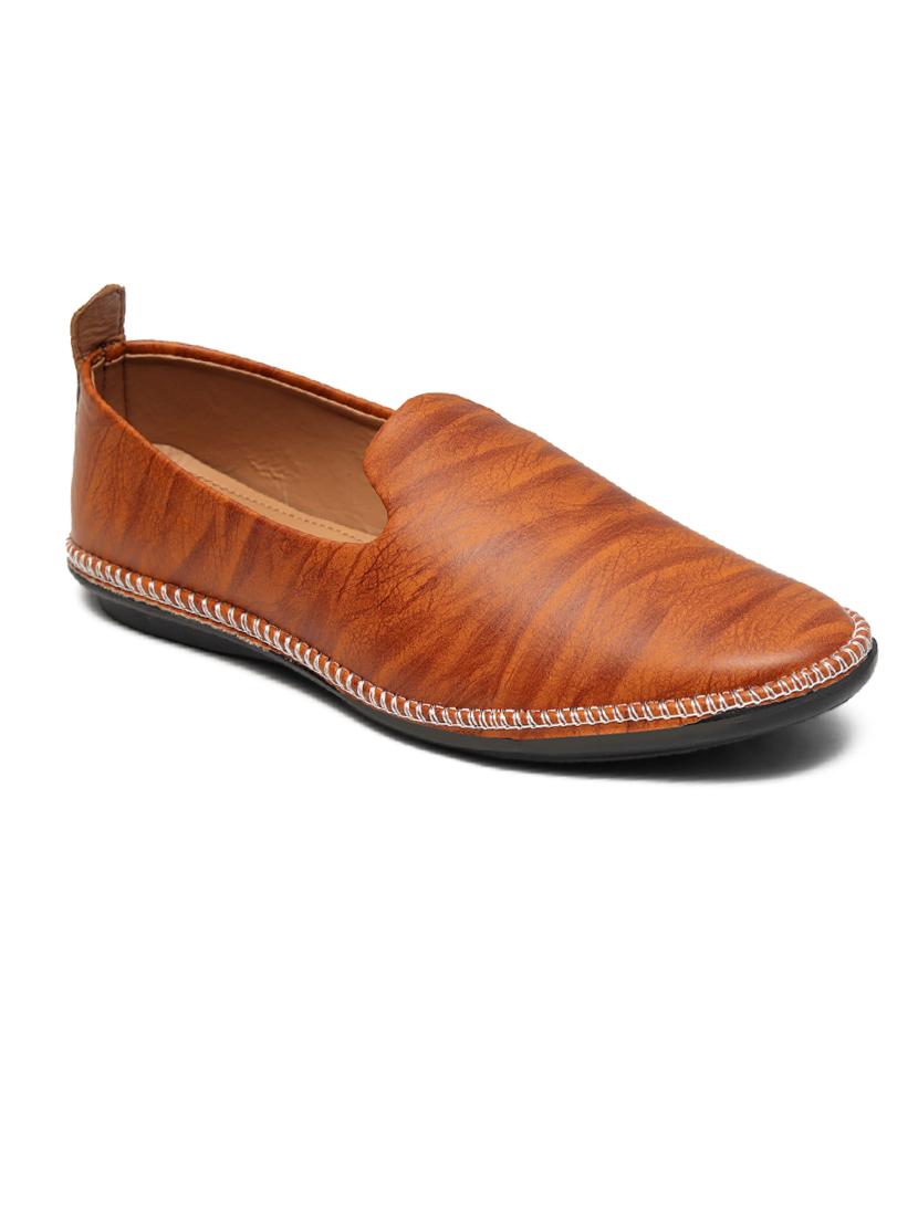 men tan slip on mojari - 19617291 - Zoom Image - 0