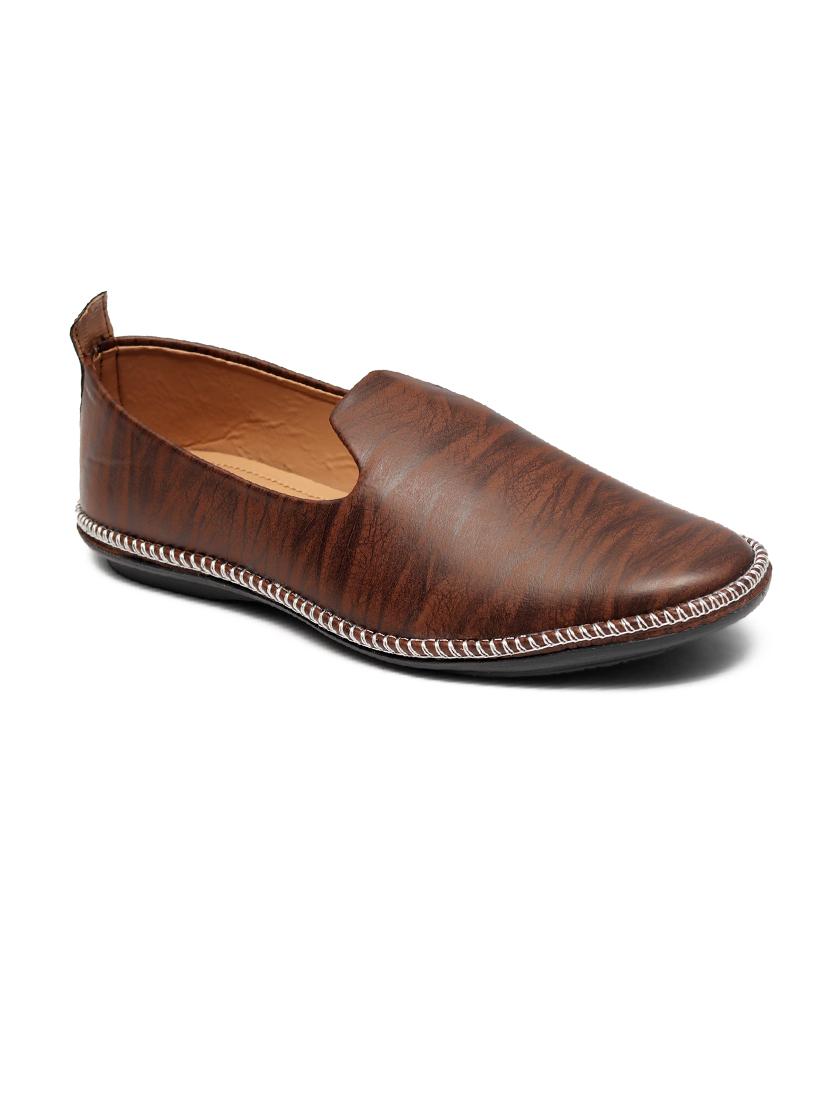 men brown slip on mojari - 19617292 - Zoom Image - 0