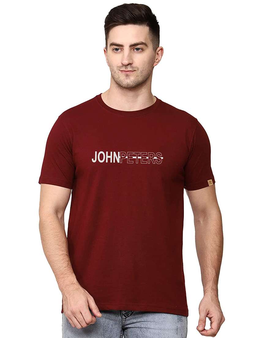 men maroon regular fit chest print t-shirt