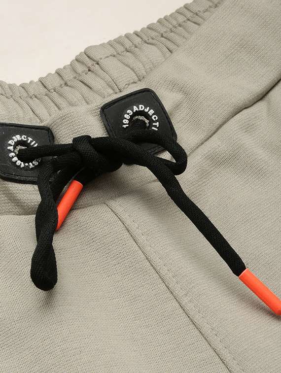 green solid sports short - 19622633 -  Standard Image - 4