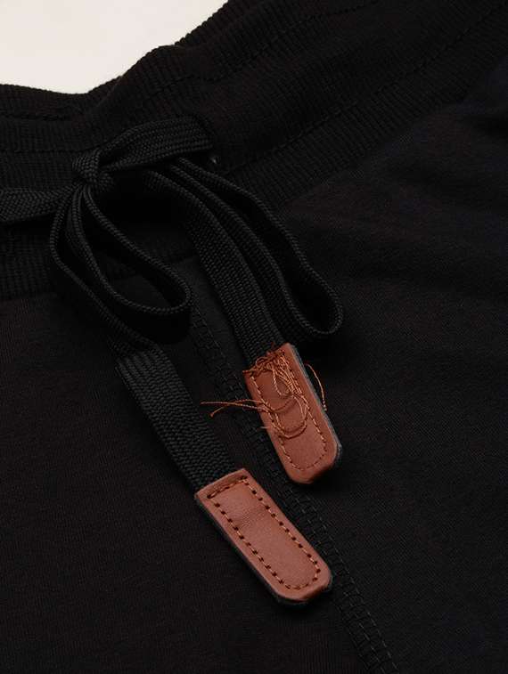 black solid sports short - 19622636 - Standard Image - 4