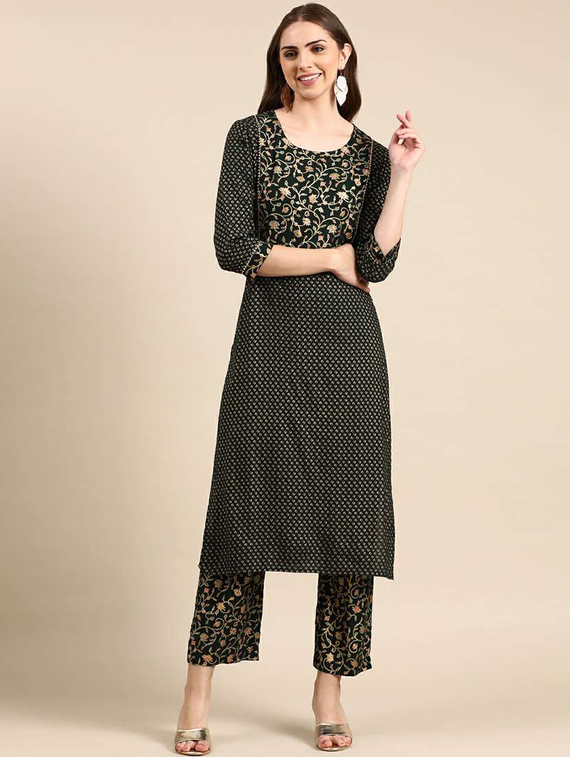 women foil printed round neck kurta pant set