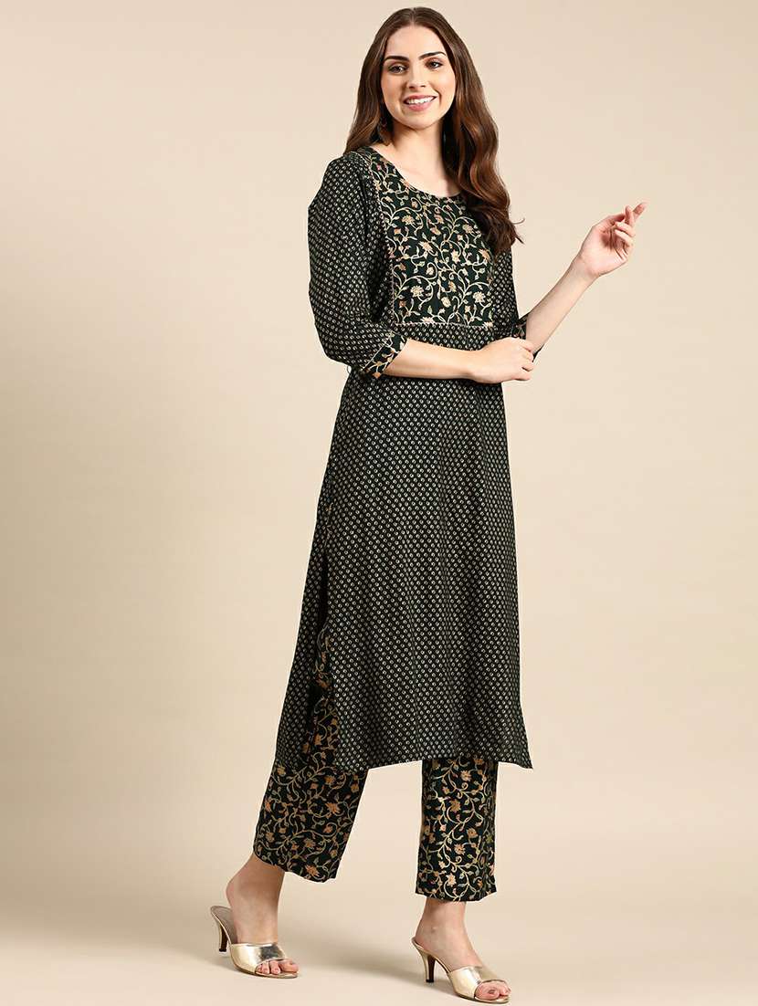 women foil printed round neck kurta pant set - 19631387 -  Standard Image - 4