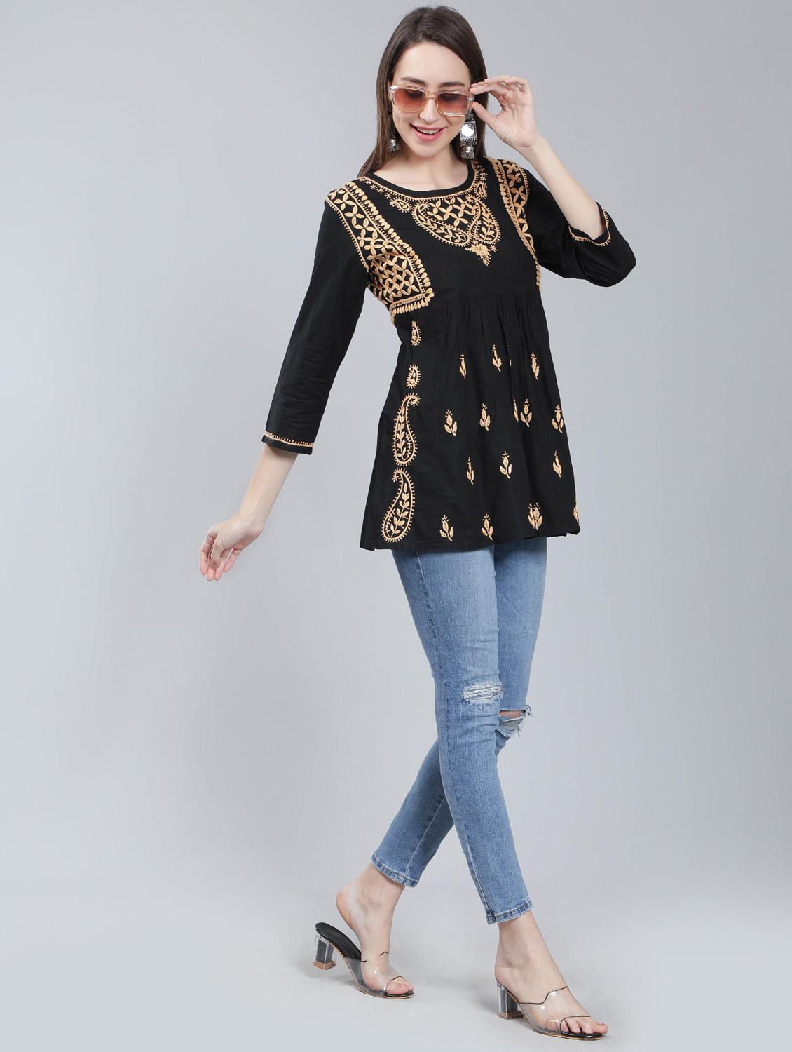 women round neck chikankari kurti - 19646559 - Standard Image - 4
