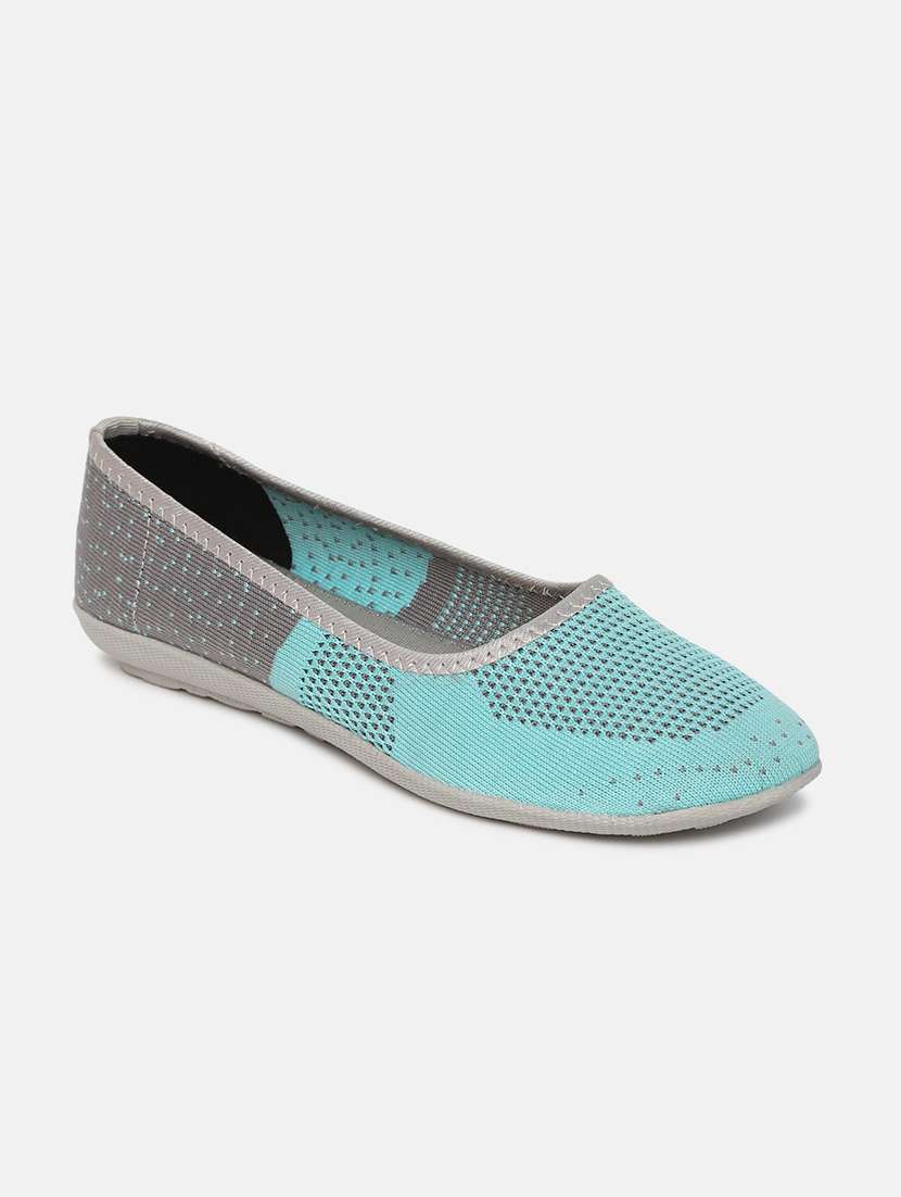 women slip on ballerina