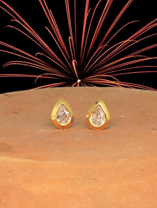 white brass studs earring - 19667204 - Standard Image - 0