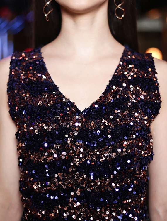 women v neck embellished crop top - 19669063 - Standard Image - 4