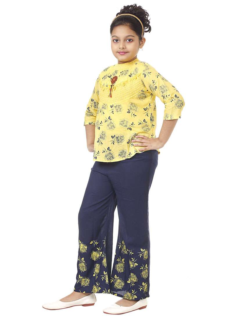 girls printed full length set - 19685639 -  Standard Image - 1