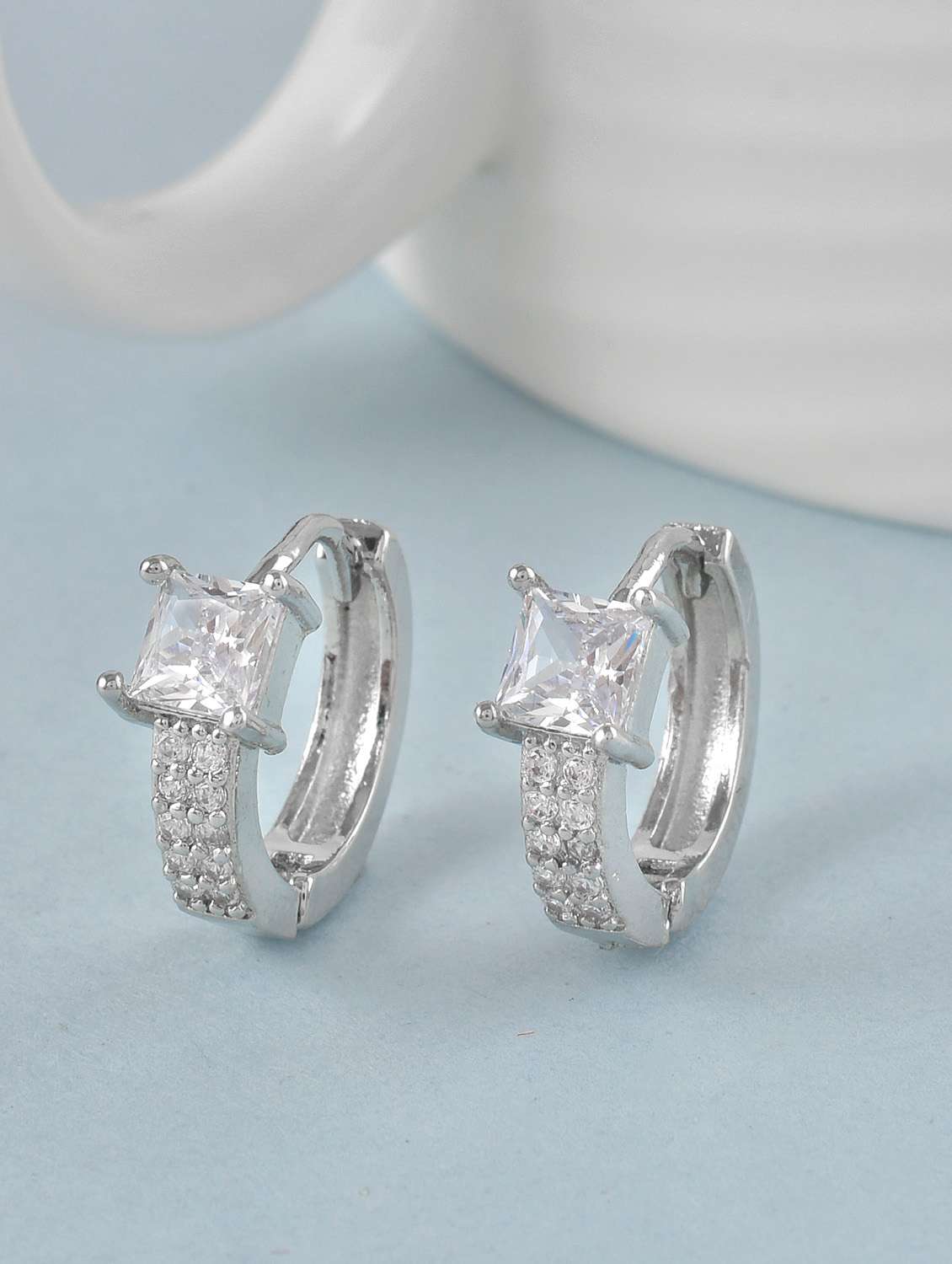  women silver plated earring