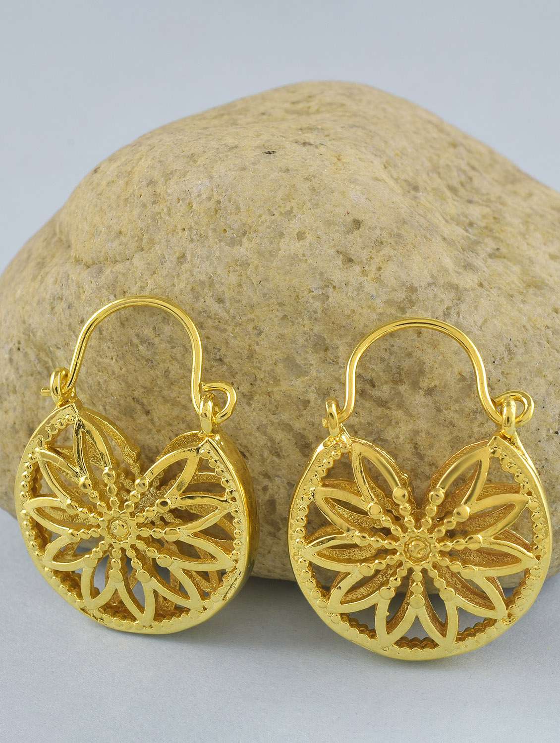  women gold plated earring