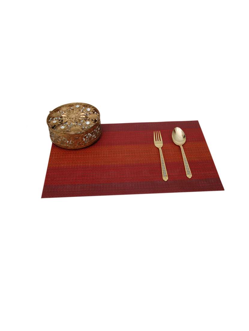 winner rectangular table placemats - 19695129 -  Standard Image - 1