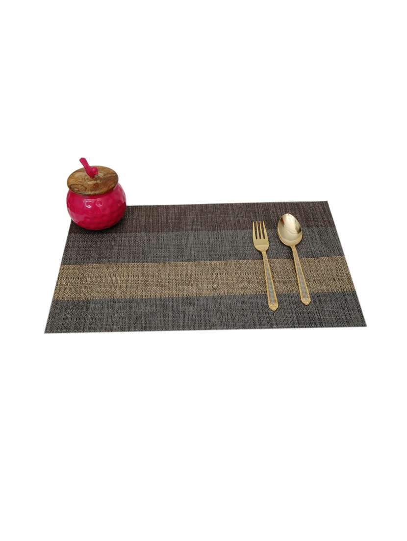 winner rectangular table placemat - 19695170 -  Standard Image - 1