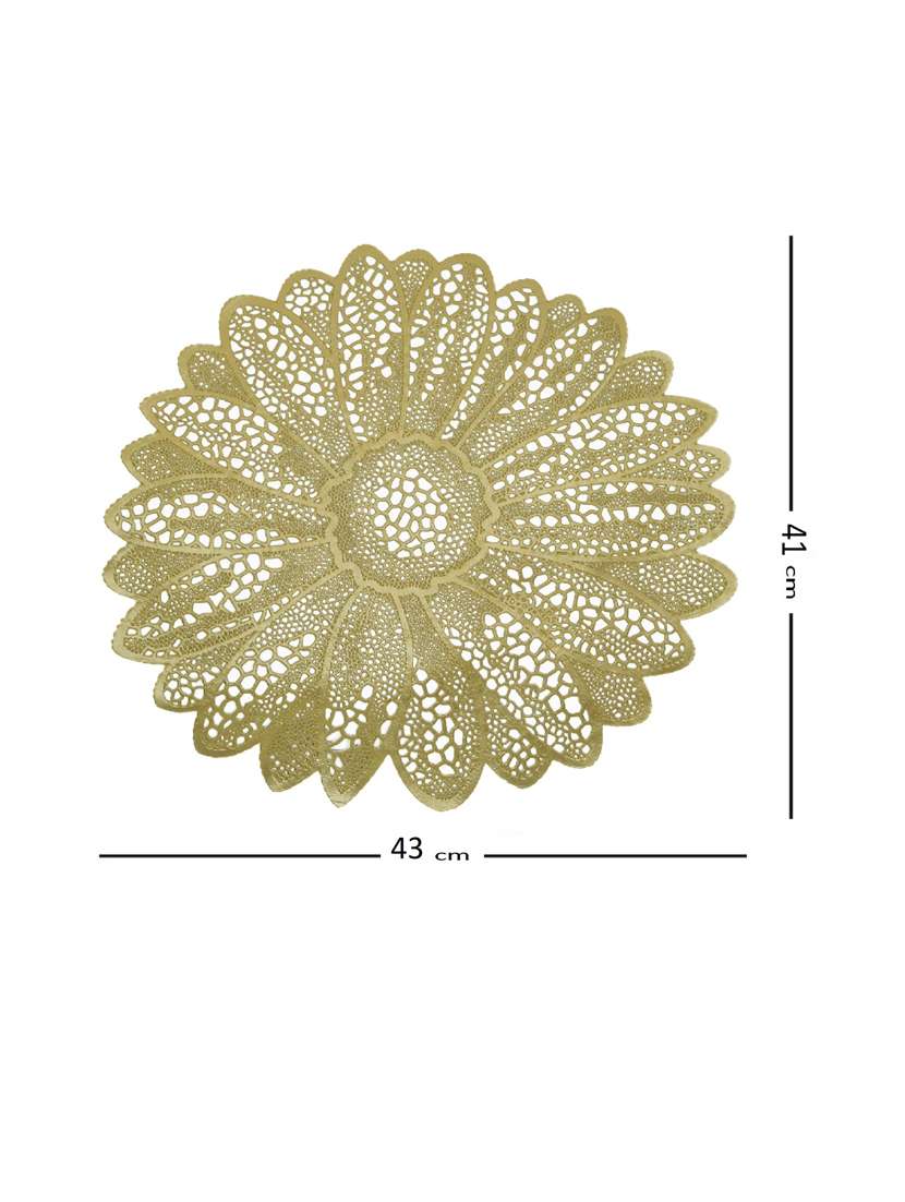 winner round shape table placemats - 19695215 -  Standard Image - 1