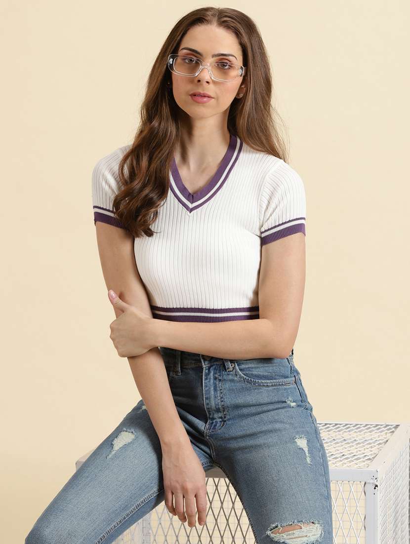 women's crop v neck top - 19699028 -  Standard Image - 1