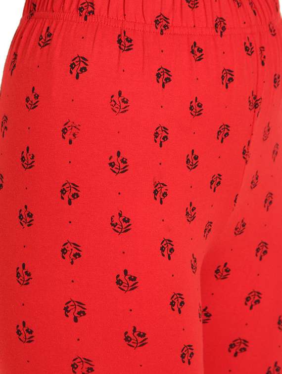 red printed regular capri legging - 19719192 -  Standard Image - 4