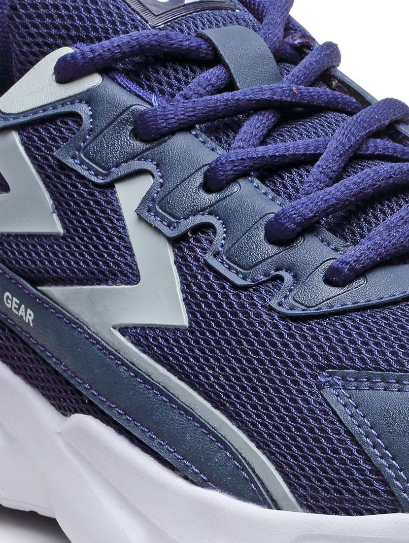 men lace up sport shoes - 19724206 -  Standard Image - 4