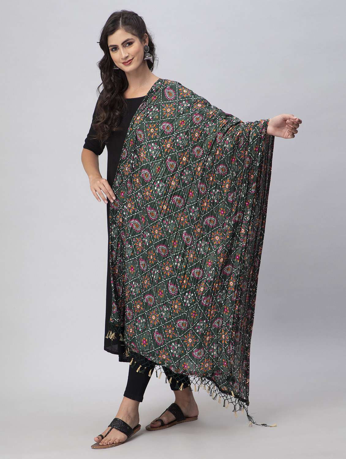 green silk blend dupatta - 19734469 -  Standard Image - 1
