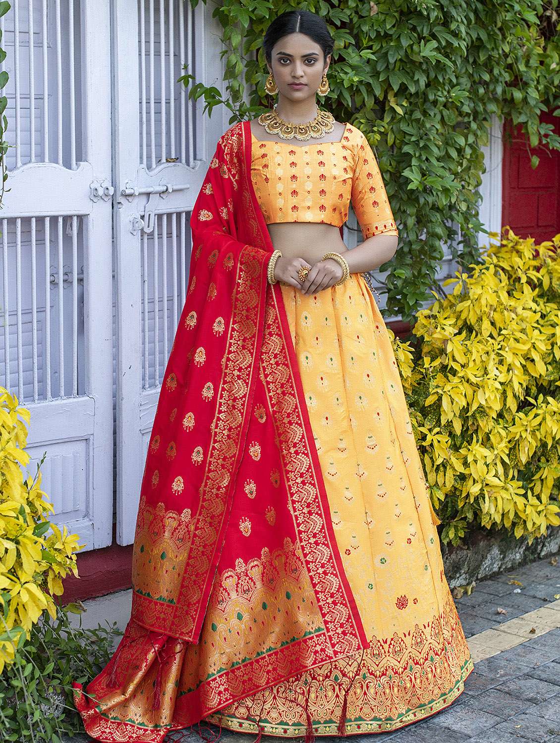 self design semi-stitched lehenga choli set with dupatta