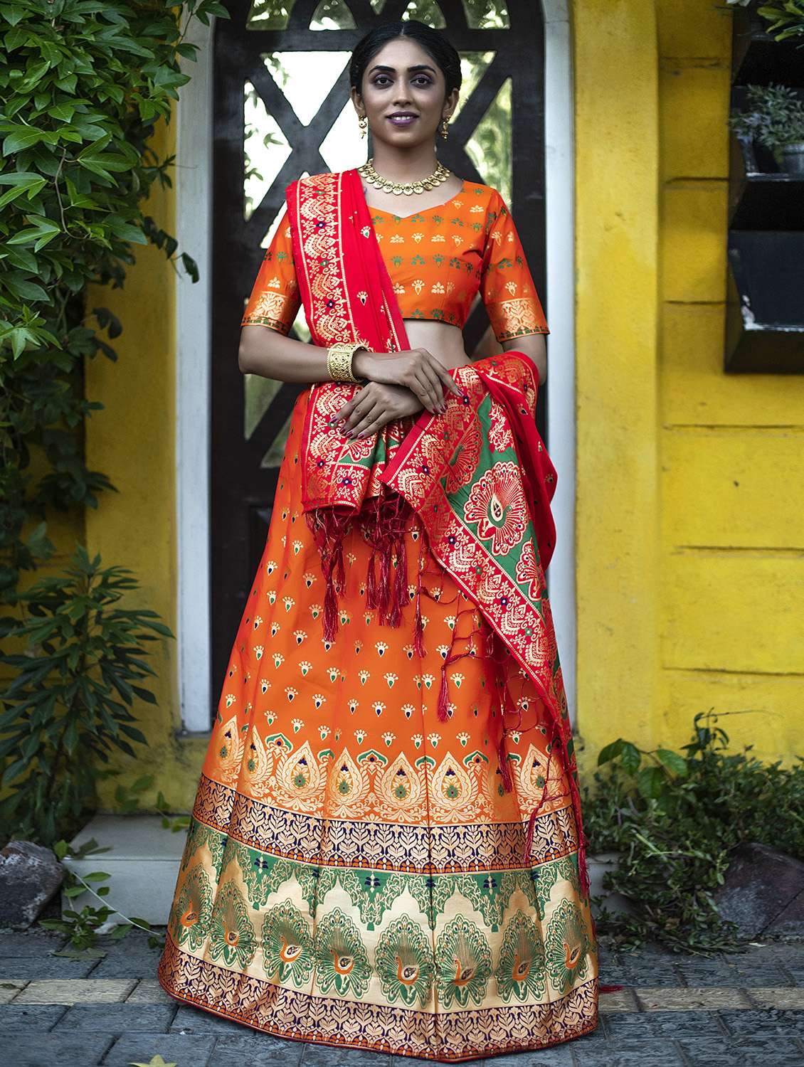 self design semi-stitched lehenga choli set with dupatta