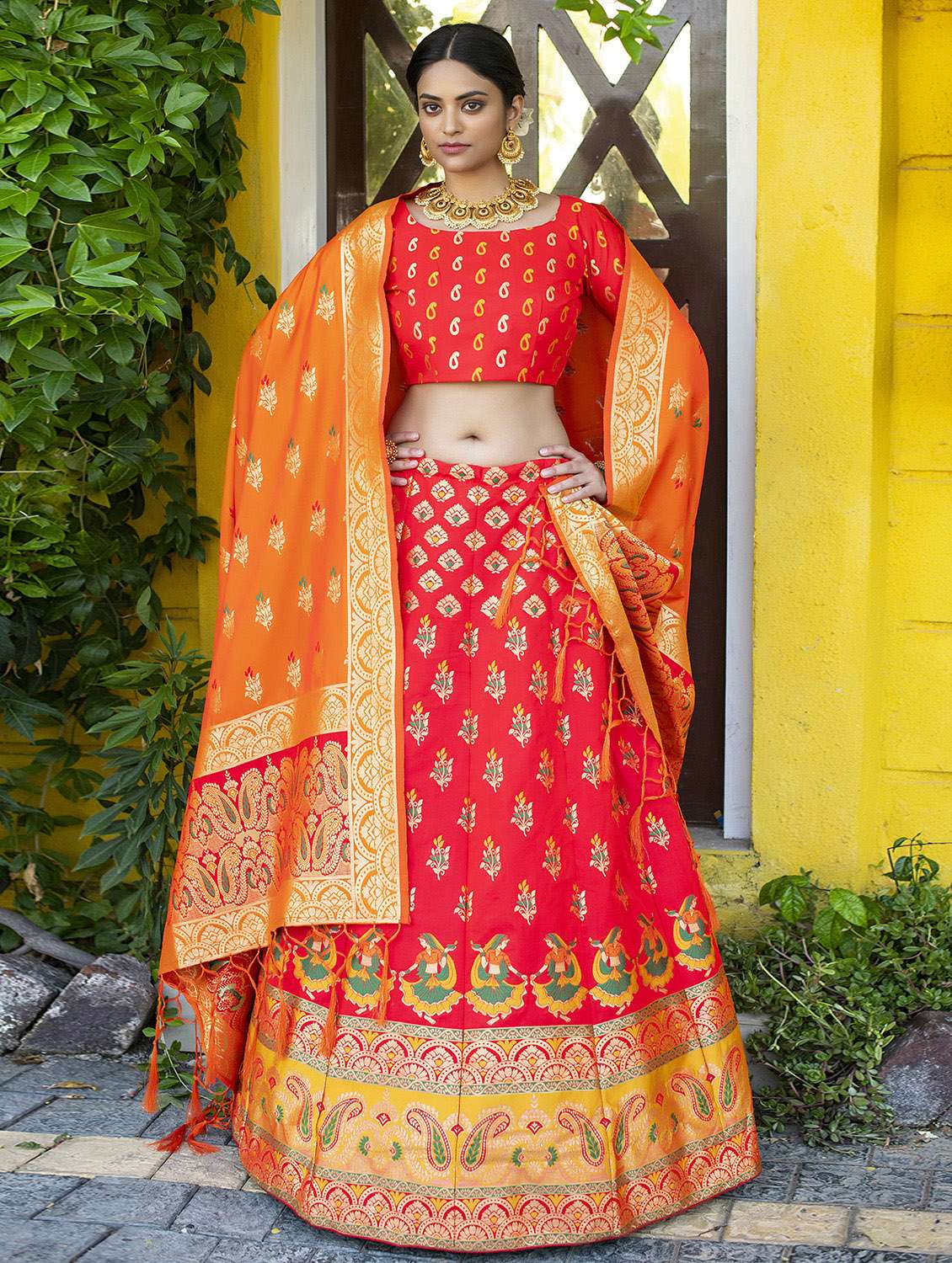 self design semi-stitched lehenga choli set with dupatta