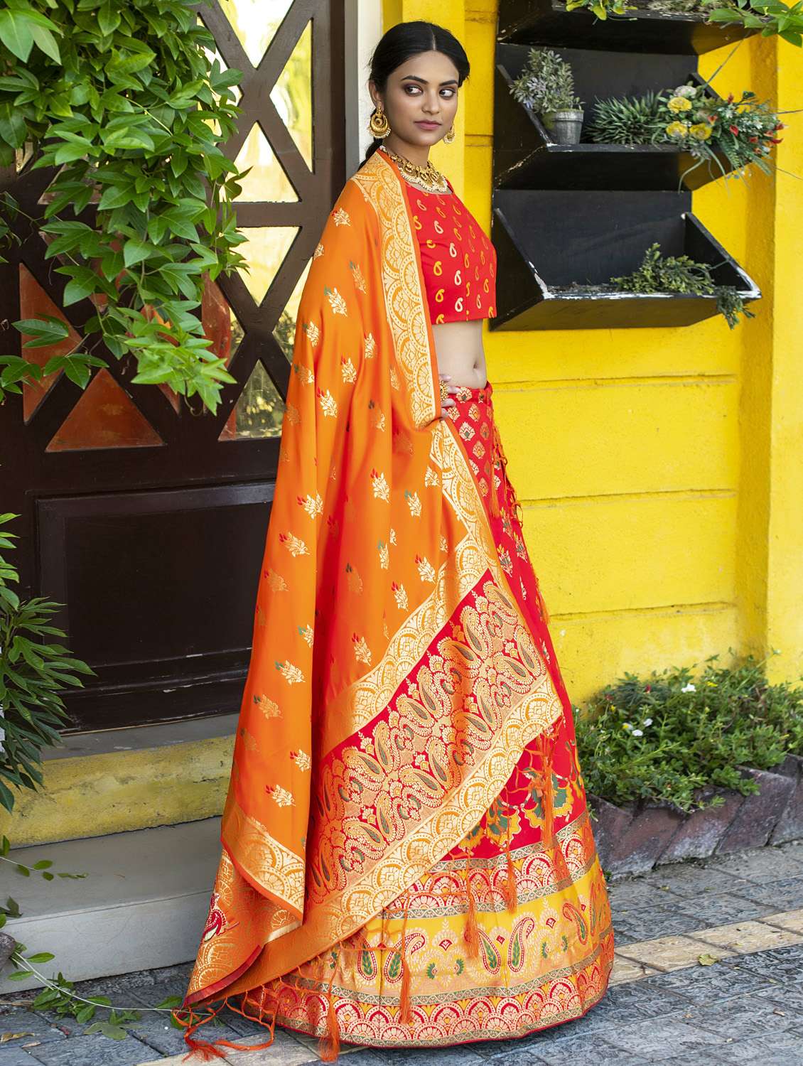 self design semi-stitched lehenga choli set with dupatta - 19736440 - Standard Image - 1
