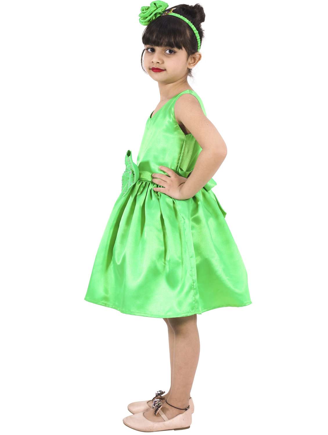 girls v neck sleeveless frock - 19743449 -  Standard Image - 1