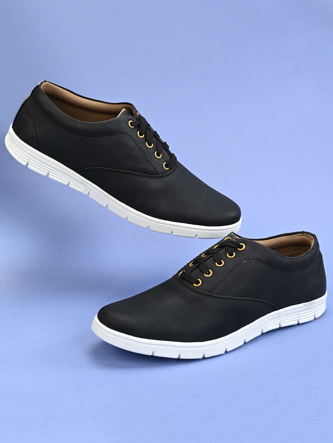 men lace up casual shoes
