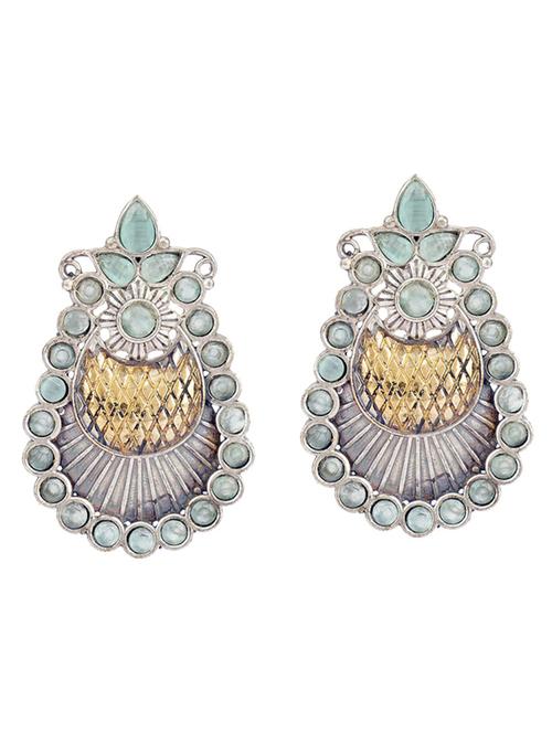 silver brass studs - 19754974 -  Standard Image - 0