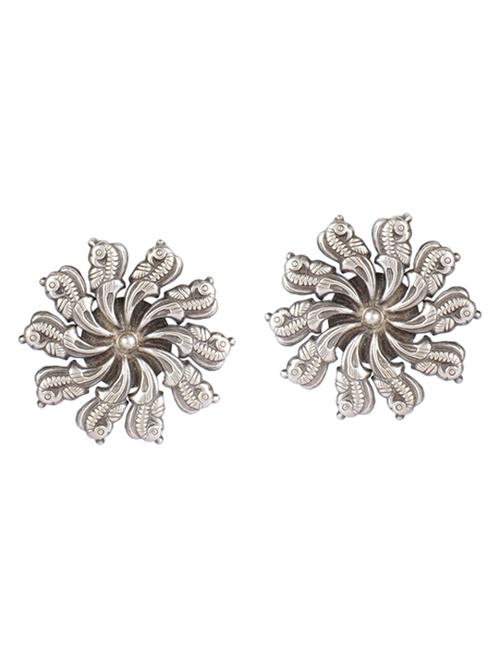 silver studs earring - 19754987 - Standard Image - 0